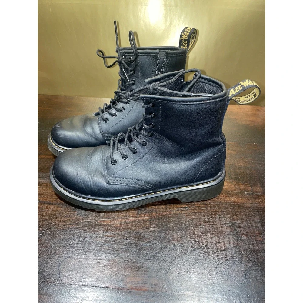 Dr. Martens 1460 Black Leather Lace Up Combat Boots Sz 3‎ Youth